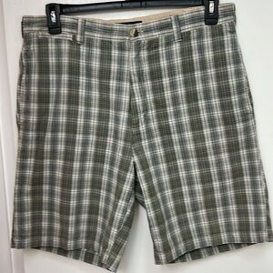 Redhead Men’s plaid shorts, 36 waist Great used condition HP!!